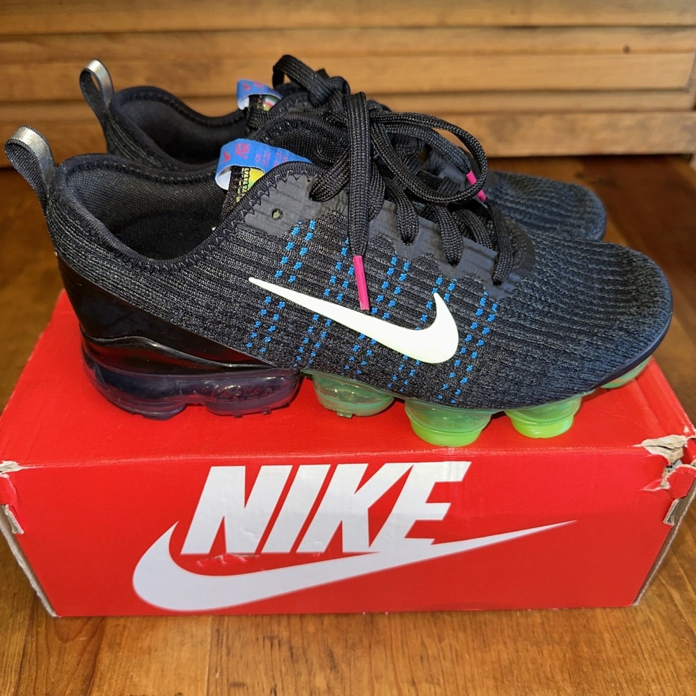 Nike Air VaporMax Flyknit 3 (GS) Black/Ghost Green DD9718-001 Size 6.5Y